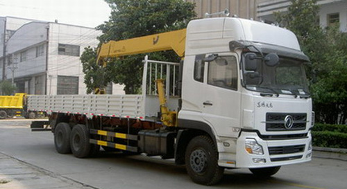 東風(fēng)天龍隨車起重運(yùn)輸車