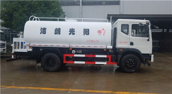 東風(fēng)T3灑水車(chē)（10噸--15噸）