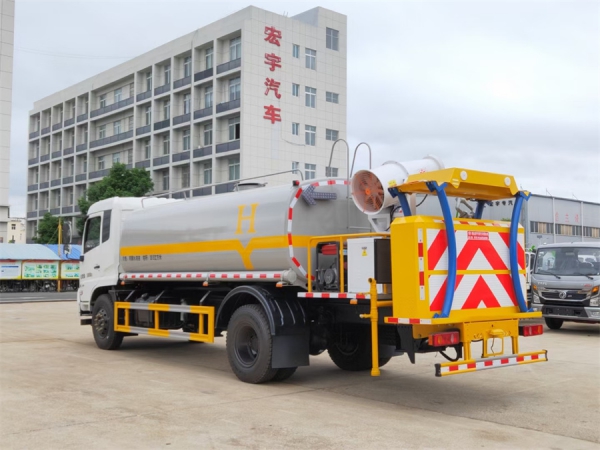 東風天錦防撞緩沖車